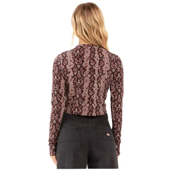 Dickies Graphic Crop Tee - Picture 3 of 4